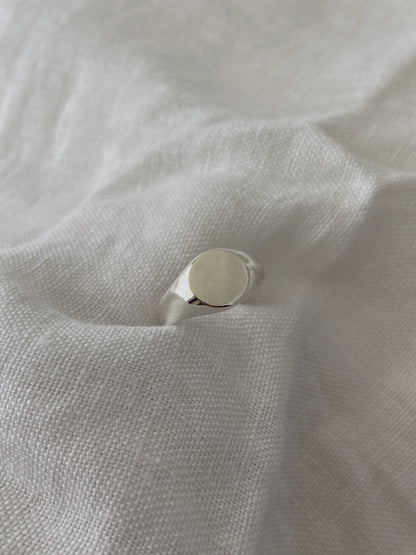 Round Classic Signet Ring